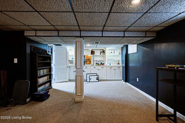 1413 Falcon Dr, Louisville, KY 40213