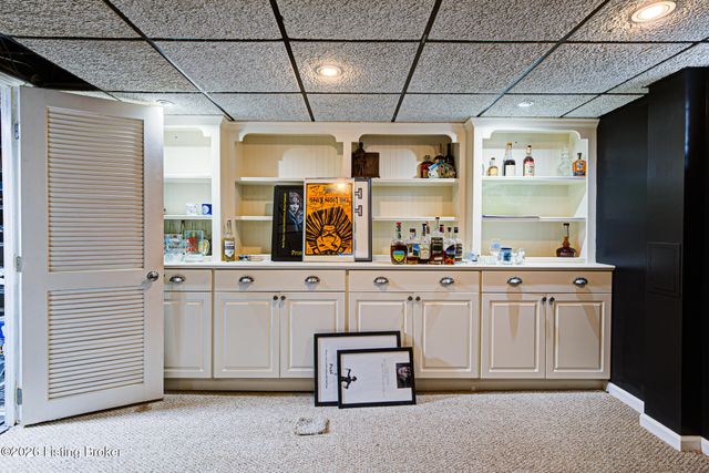 1413 Falcon Dr, Louisville, KY 40213