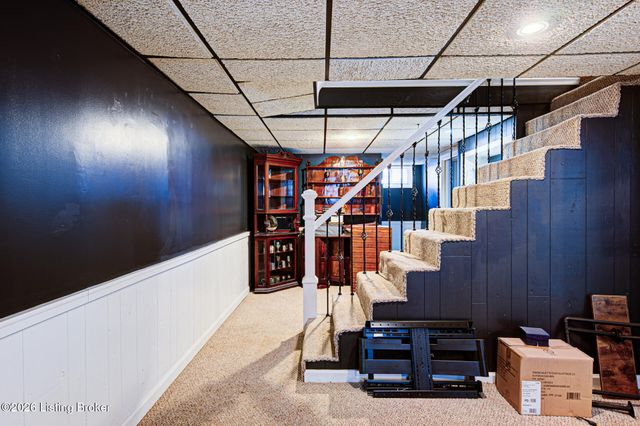 1413 Falcon Dr, Louisville, KY 40213