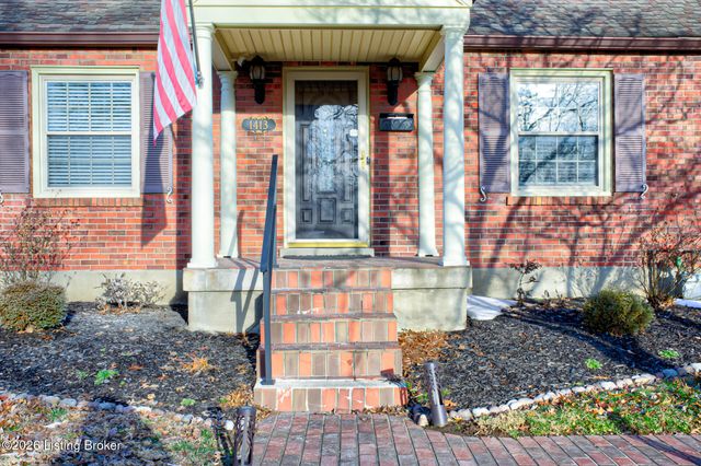 1413 Falcon Dr, Louisville, KY 40213