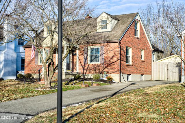 1413 Falcon Dr, Louisville, KY 40213