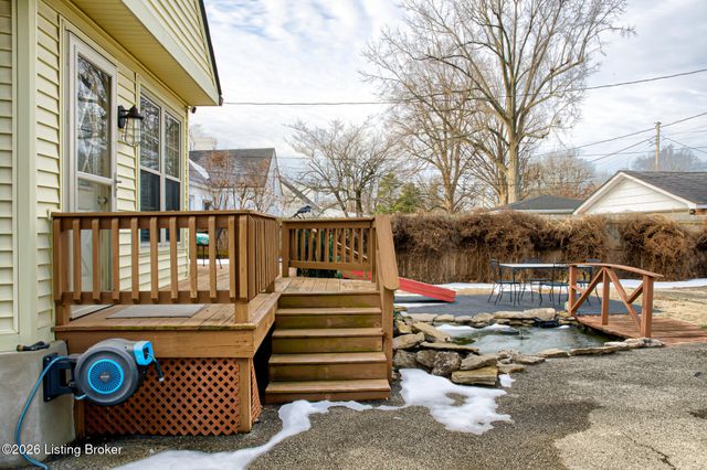 1413 Falcon Dr, Louisville, KY 40213