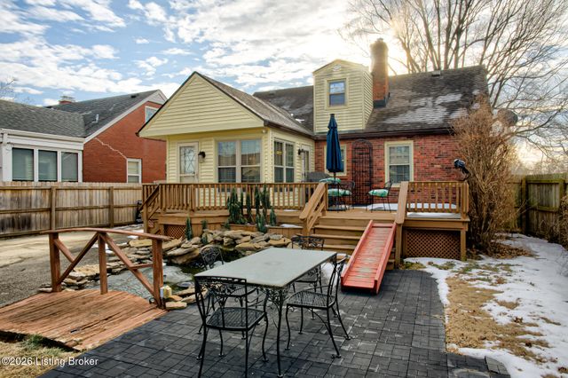 1413 Falcon Dr, Louisville, KY 40213