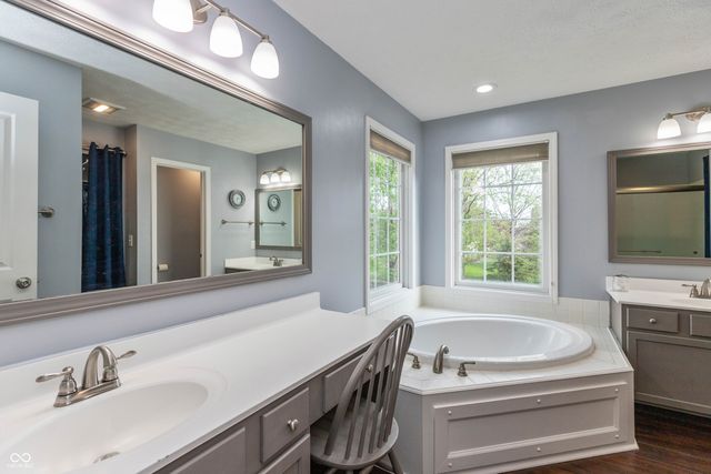 8593 Holm Mountain Circle, Avon, IN 46123