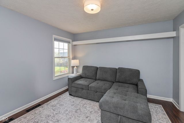 8593 Holm Mountain Circle, Avon, IN 46123