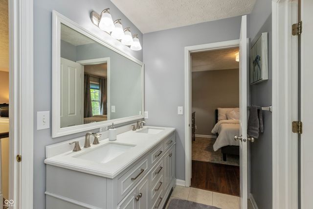 8593 Holm Mountain Circle, Avon, IN 46123