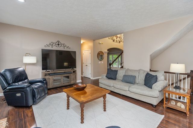 8593 Holm Mountain Circle, Avon, IN 46123