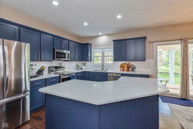 8593 Holm Mountain Circle, Avon, IN 46123