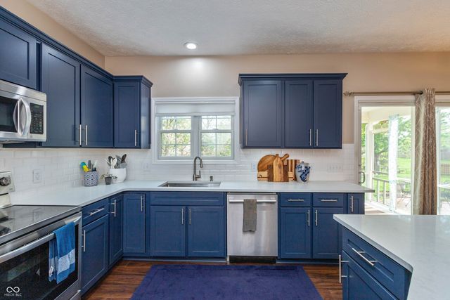 8593 Holm Mountain Circle, Avon, IN 46123
