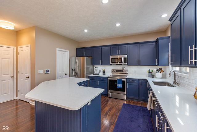 8593 Holm Mountain Circle, Avon, IN 46123