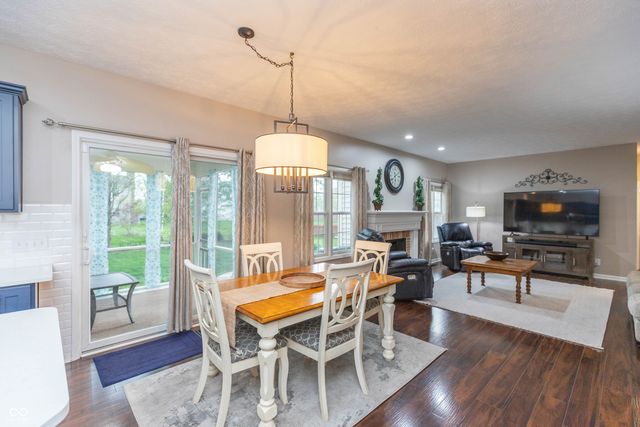 8593 Holm Mountain Circle, Avon, IN 46123