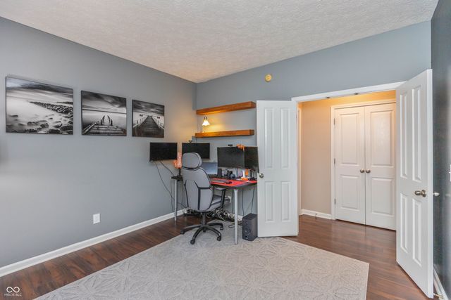 8593 Holm Mountain Circle, Avon, IN 46123