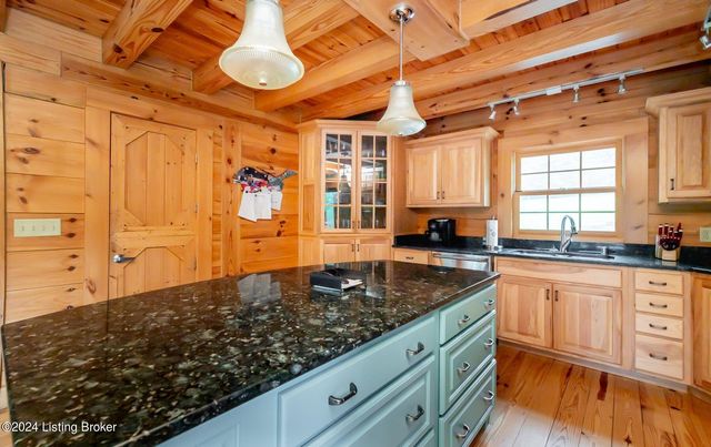 942 Danes Hill Rd, Clarkson, KY 42726