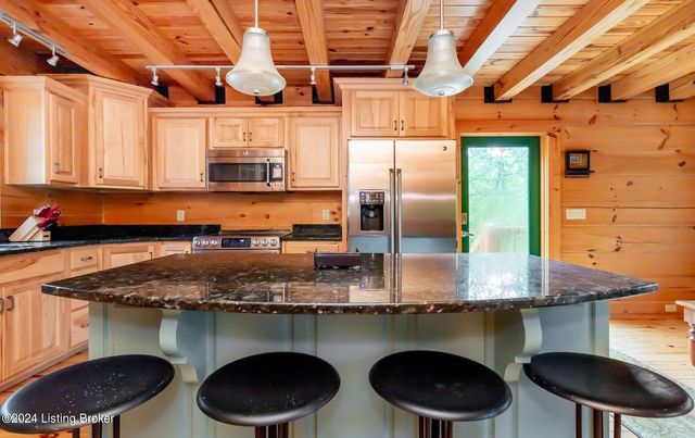 942 Danes Hill Rd, Clarkson, KY 42726