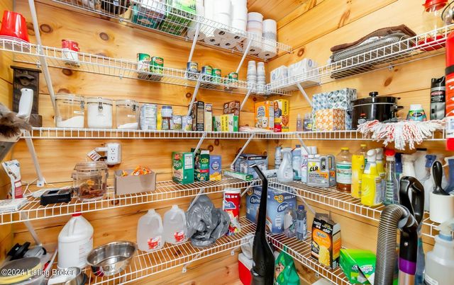 942 Danes Hill Rd, Clarkson, KY 42726