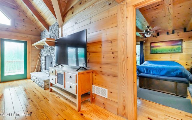 942 Danes Hill Rd, Clarkson, KY 42726