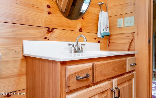 942 Danes Hill Rd, Clarkson, KY 42726