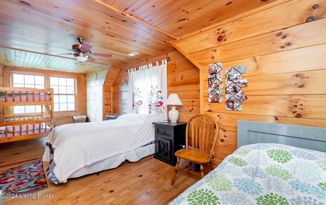 942 Danes Hill Rd, Clarkson, KY 42726