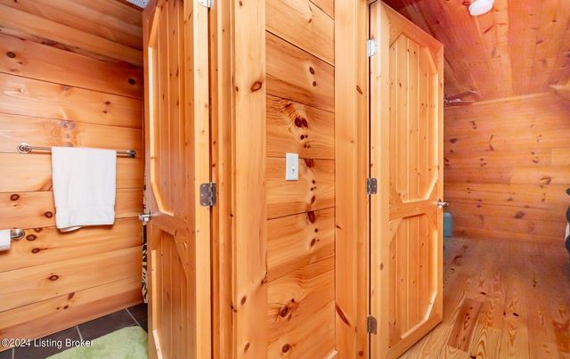 942 Danes Hill Rd, Clarkson, KY 42726