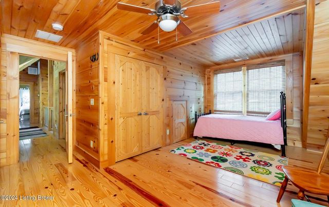 942 Danes Hill Rd, Clarkson, KY 42726