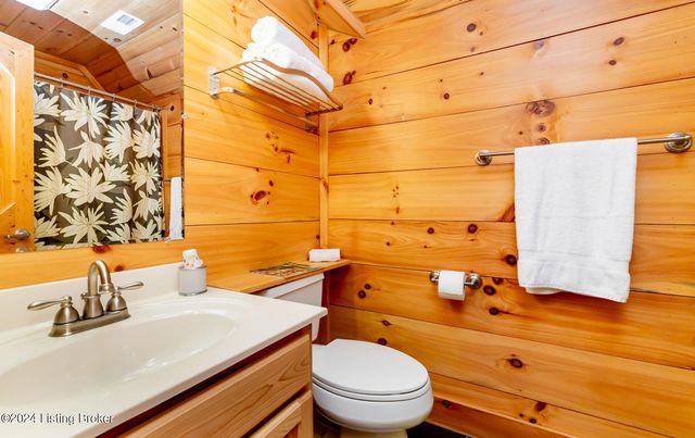 942 Danes Hill Rd, Clarkson, KY 42726