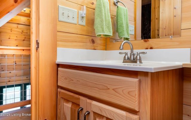 942 Danes Hill Rd, Clarkson, KY 42726