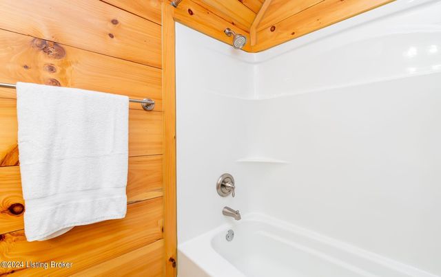 942 Danes Hill Rd, Clarkson, KY 42726