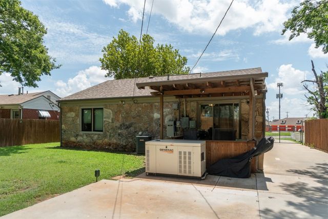 2925 NW Grand Boulevard, Oklahoma City, OK 73116
