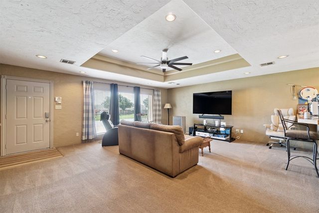 2925 NW Grand Boulevard, Oklahoma City, OK 73116