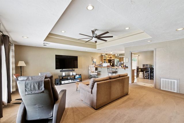 2925 NW Grand Boulevard, Oklahoma City, OK 73116