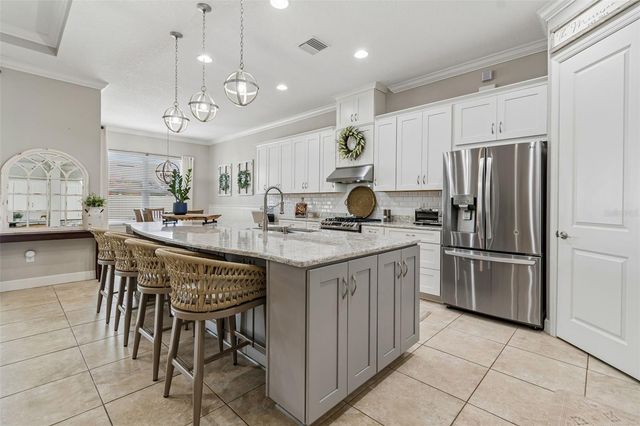 8908 BELLA VITA CIRCLE, Land O Lakes, FL 34637