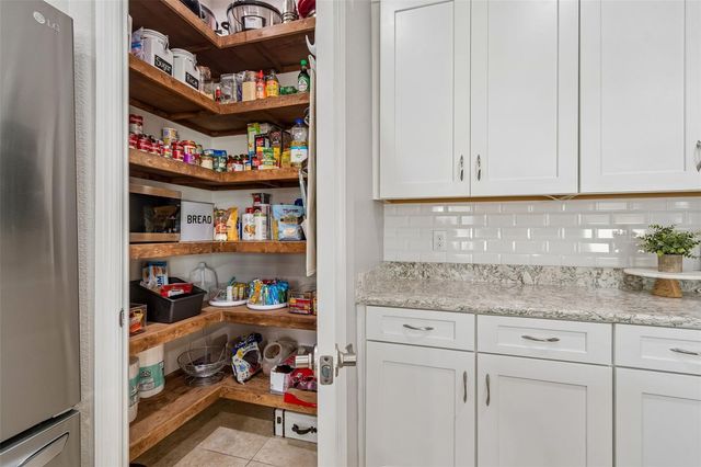 8908 BELLA VITA CIRCLE, Land O Lakes, FL 34637