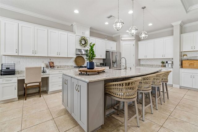 8908 BELLA VITA CIRCLE, Land O Lakes, FL 34637
