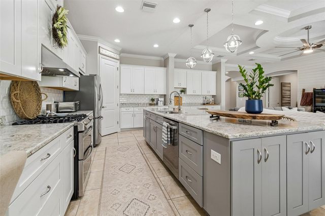 8908 BELLA VITA CIRCLE, Land O Lakes, FL 34637