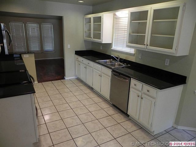 7834 S 72nd East Avenue, Tulsa, OK 74133