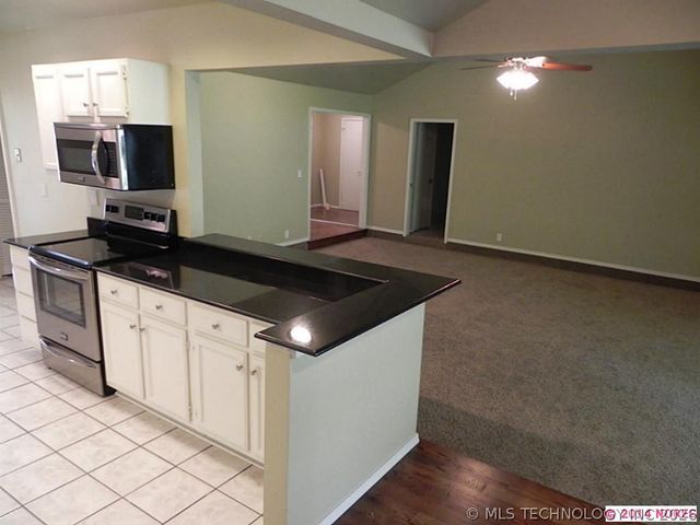 7834 S 72nd East Avenue, Tulsa, OK 74133