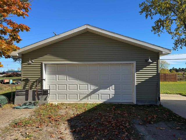 909 Farnsworth, Oscoda Twp, MI 48750