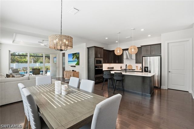 9194 Cayman DR, Naples, FL 34114