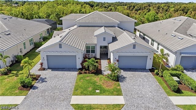 9194 Cayman DR, Naples, FL 34114
