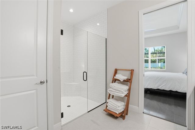 9194 Cayman DR, Naples, FL 34114