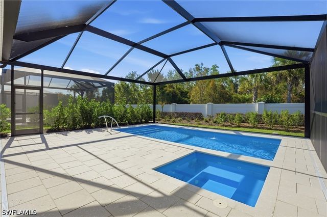 9194 Cayman DR, Naples, FL 34114