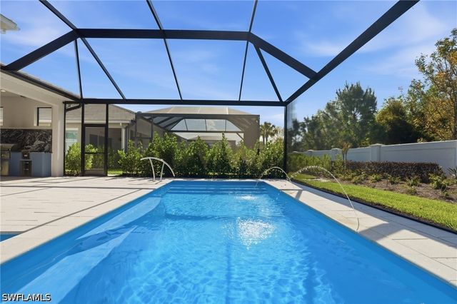 9194 Cayman DR, Naples, FL 34114