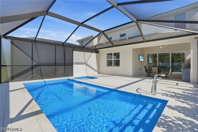 9194 Cayman DR, Naples, FL 34114