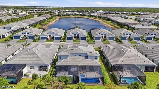 9194 Cayman DR, Naples, FL 34114