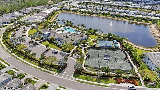 9194 Cayman DR, Naples, FL 34114