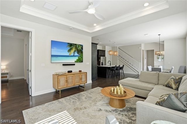 9194 Cayman DR, Naples, FL 34114