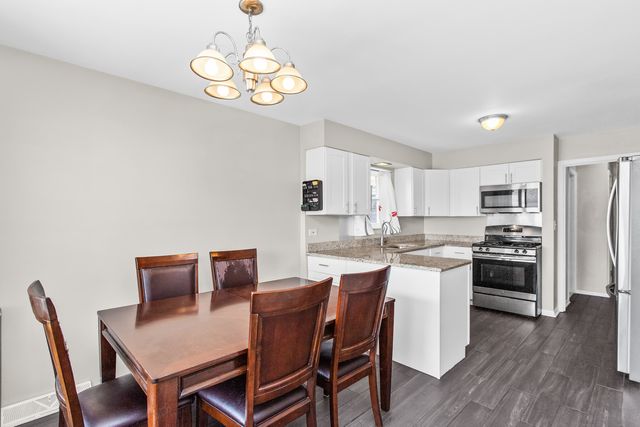 4835 N NORDICA Avenue, Chicago, IL 60656