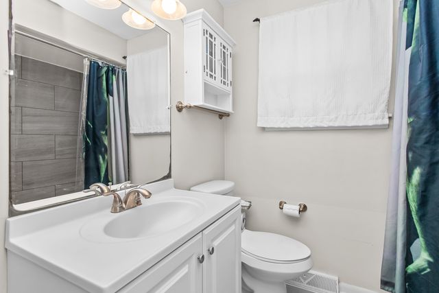 4835 N NORDICA Avenue, Chicago, IL 60656