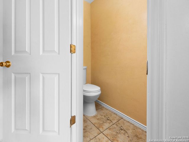 8964 Scarlet crk, Universal City, TX 78148