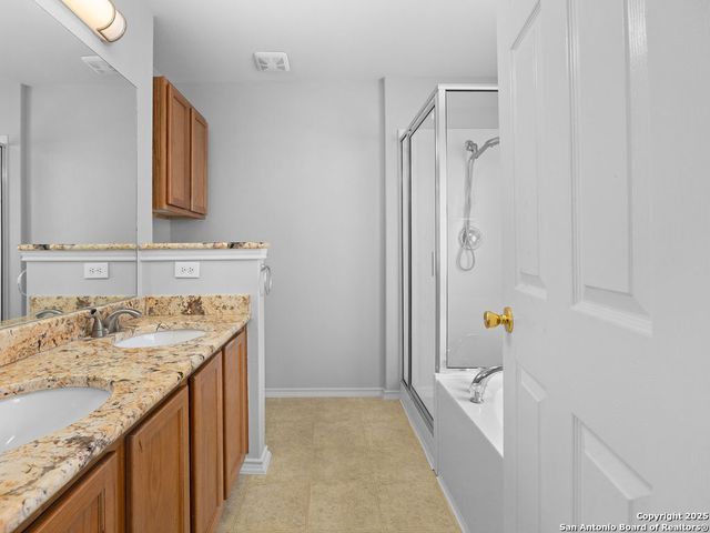 8964 Scarlet crk, Universal City, TX 78148